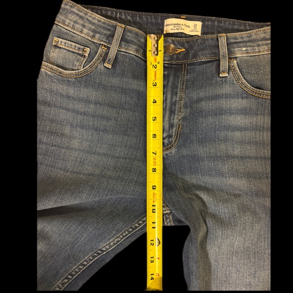 Abercrombie & Fitch The Flare Ultra High Rise Jeans Medium Wash NWOT Size 28/6 - Picture 6 of 8